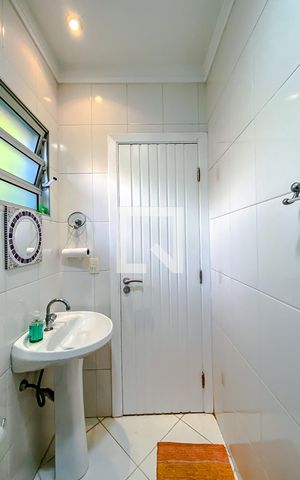 Casa à venda com 266m², 3 quartos e 2 vagasBanheiro