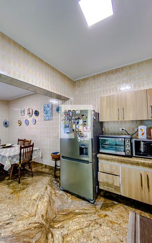 Casa à venda com 266m², 3 quartos e 2 vagasCozinha