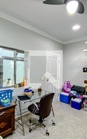 Casa à venda com 266m², 3 quartos e 2 vagasEscritório