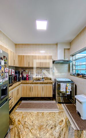 Casa à venda com 266m², 3 quartos e 2 vagasCozinha