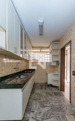 Casa à venda com 285m², 4 quartos e 2 vagas Casa à venda com 285m², 4 quartos e 2 vagasCozinha