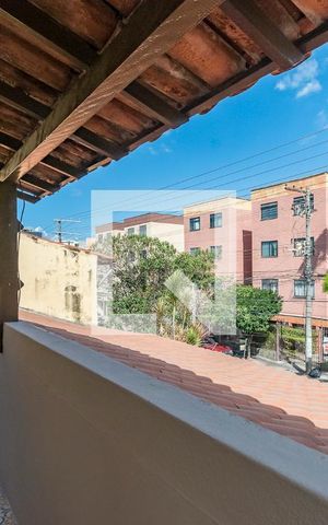 Casa à venda com 285m², 4 quartos e 2 vagas Casa à venda com 285m², 4 quartos e 2 vagasVaranda