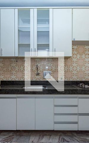 Casa à venda com 285m², 4 quartos e 2 vagas Casa à venda com 285m², 4 quartos e 2 vagasCozinha