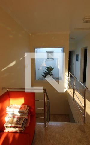 Casa à venda com 250m², 4 quartos e 4 vagasCorredor