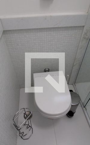 Casa à venda com 250m², 4 quartos e 4 vagasQuarto 2 - Banheiro