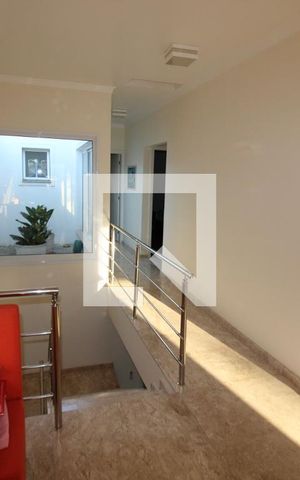 Casa à venda com 250m², 4 quartos e 4 vagasCorredor