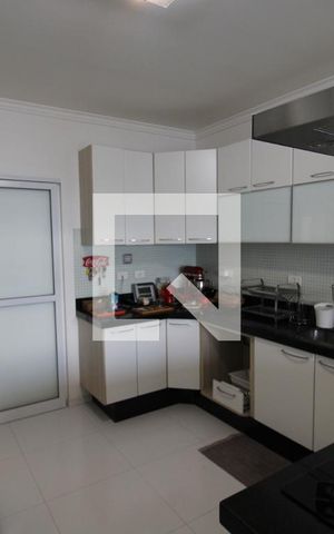 Casa à venda com 250m², 4 quartos e 4 vagasCozinha