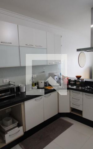 Casa à venda com 250m², 4 quartos e 4 vagasCozinha