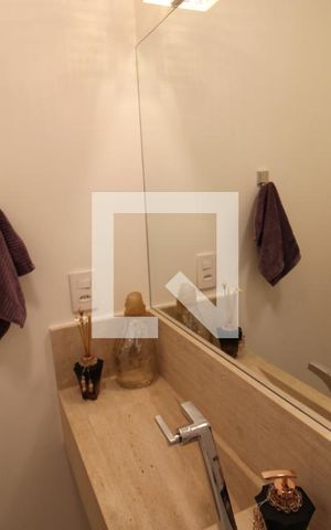 Casa à venda com 250m², 4 quartos e 4 vagasLavabo