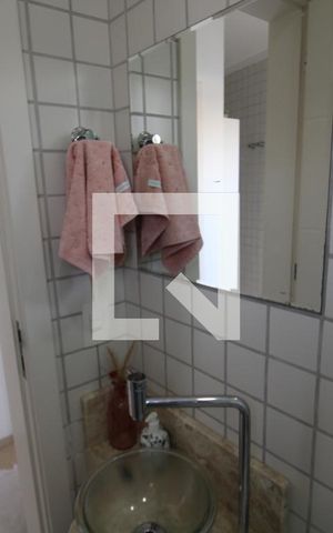 Casa à venda com 250m², 4 quartos e 4 vagasÁrea de Serviço - Banheiro
