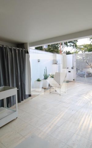 Casa à venda com 250m², 4 quartos e 4 vagasGaragem