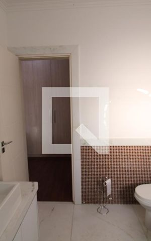 Casa à venda com 250m², 4 quartos e 4 vagasQuarto 1 - Banheiro