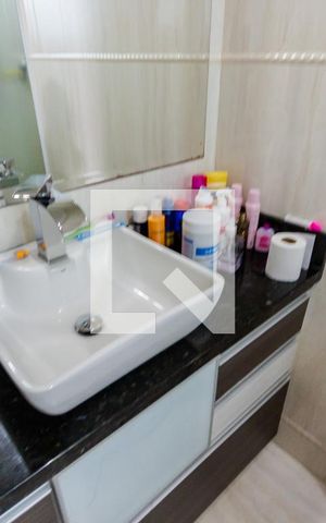 Casa à venda com 172m², 3 quartos e 2 vagas Casa à venda com 172m², 3 quartos e 2 vagasBanheiro da Suíte