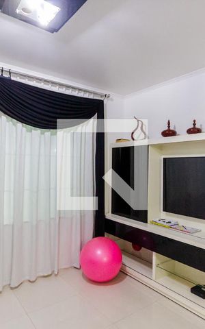 Casa à venda com 172m², 3 quartos e 2 vagas Casa à venda com 172m², 3 quartos e 2 vagasSala