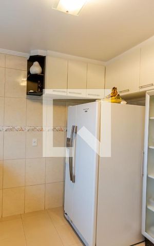 Casa à venda com 172m², 3 quartos e 2 vagas Casa à venda com 172m², 3 quartos e 2 vagasCozinha