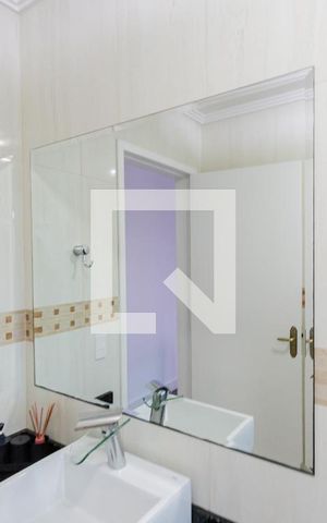 Casa à venda com 172m², 3 quartos e 2 vagas Casa à venda com 172m², 3 quartos e 2 vagasBanheiro
