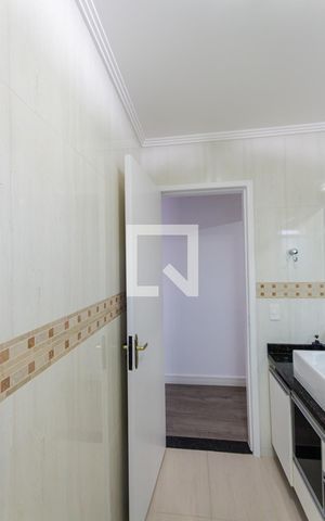 Casa à venda com 172m², 3 quartos e 2 vagas Casa à venda com 172m², 3 quartos e 2 vagasBanheiro