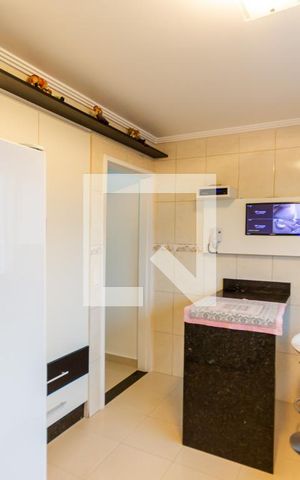 Casa à venda com 172m², 3 quartos e 2 vagas Casa à venda com 172m², 3 quartos e 2 vagasCozinha