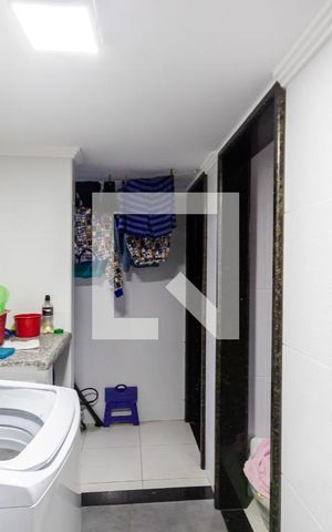 Casa à venda com 172m², 3 quartos e 2 vagas Casa à venda com 172m², 3 quartos e 2 vagasÁrea de Serviço