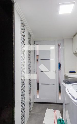 Casa à venda com 172m², 3 quartos e 2 vagas Casa à venda com 172m², 3 quartos e 2 vagasÁrea de Serviço