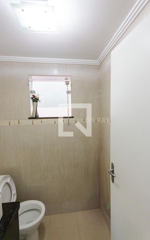 Casa à venda com 172m², 3 quartos e 2 vagas Casa à venda com 172m², 3 quartos e 2 vagasLavabo
