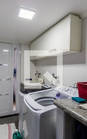 Casa à venda com 172m², 3 quartos e 2 vagas Casa à venda com 172m², 3 quartos e 2 vagasÁrea de Serviço