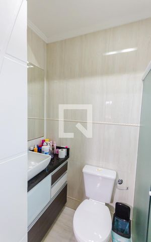 Casa à venda com 172m², 3 quartos e 2 vagas Casa à venda com 172m², 3 quartos e 2 vagasBanheiro da Suíte