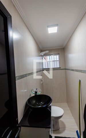 Casa à venda com 172m², 3 quartos e 2 vagas Casa à venda com 172m², 3 quartos e 2 vagasBanheiro de Serviço