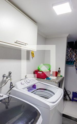 Casa à venda com 172m², 3 quartos e 2 vagas Casa à venda com 172m², 3 quartos e 2 vagasÁrea de Serviço