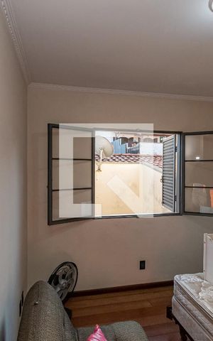 Casa à venda com 293m², 4 quartos e 3 vagas Casa à venda com 293m², 4 quartos e 3 vagasQuarto 3