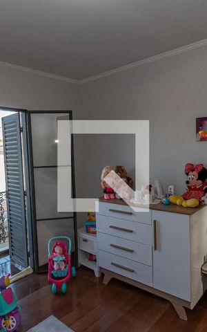 Casa à venda com 293m², 4 quartos e 3 vagas Casa à venda com 293m², 4 quartos e 3 vagasQuarto 1