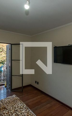 Casa à venda com 293m², 4 quartos e 3 vagas Casa à venda com 293m², 4 quartos e 3 vagasSuite
