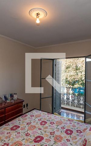 Casa à venda com 293m², 4 quartos e 3 vagas Casa à venda com 293m², 4 quartos e 3 vagasQuarto 2