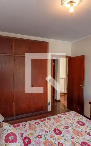 Casa à venda com 293m², 4 quartos e 3 vagas Casa à venda com 293m², 4 quartos e 3 vagasQuarto 2
