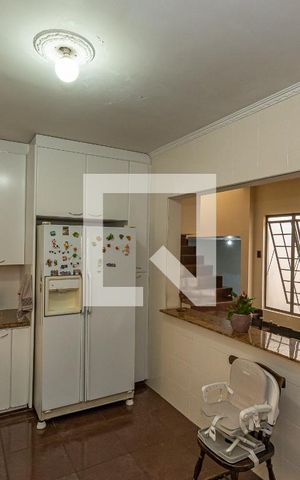 Casa à venda com 293m², 4 quartos e 3 vagas Casa à venda com 293m², 4 quartos e 3 vagasCozinha