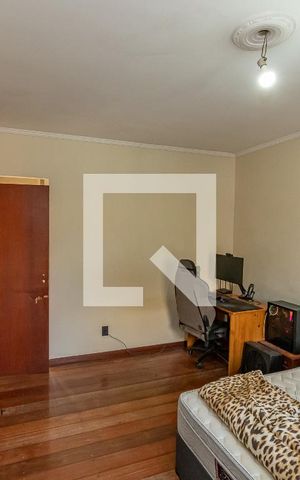 Casa à venda com 293m², 4 quartos e 3 vagas Casa à venda com 293m², 4 quartos e 3 vagasSuite