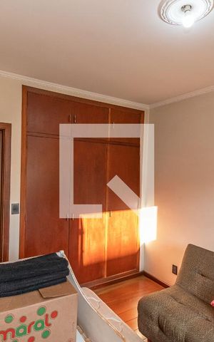 Casa à venda com 293m², 4 quartos e 3 vagas Casa à venda com 293m², 4 quartos e 3 vagasQuarto 3