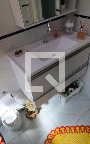 Casa à venda com 144m², 4 quartos e 1 vagaBanheiro