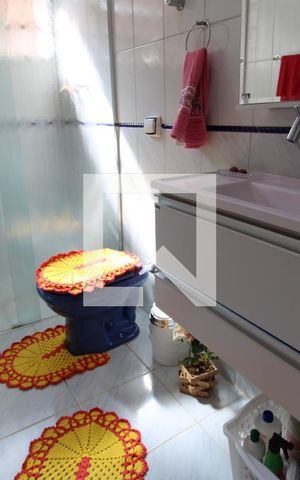 Casa à venda com 144m², 4 quartos e 1 vagaBanheiro