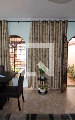 Casa à venda com 144m², 4 quartos e 1 vagaSala