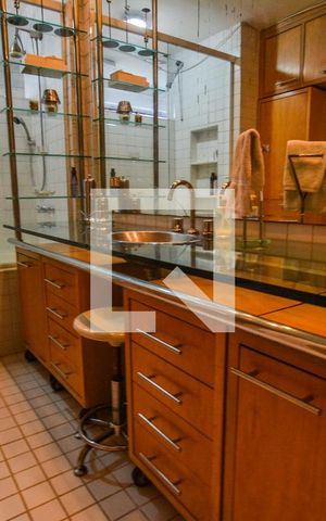 Apartamento à venda com 294m², 5 quartos e 2 vagasBanheiro Social