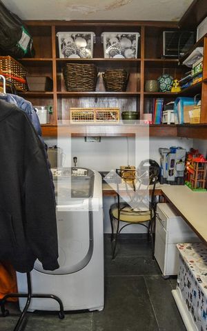 Apartamento à venda com 294m², 5 quartos e 2 vagasQuarto de Serviço