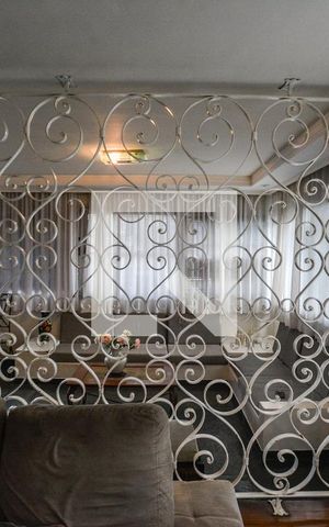 Apartamento à venda com 294m², 5 quartos e 2 vagasDetalhe Sala