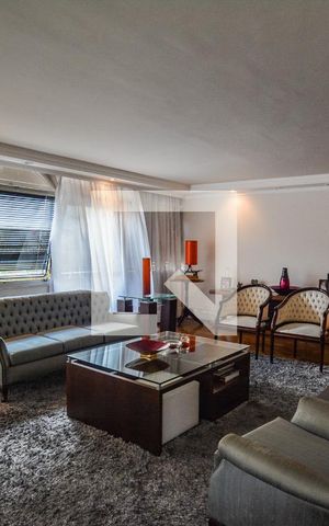 Apartamento à venda com 294m², 5 quartos e 2 vagasSala