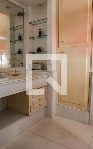 Apartamento à venda com 294m², 5 quartos e 2 vagasBanheiro da Suíte