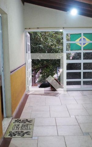 Casa à venda com 260m², 4 quartos e 1 vagav