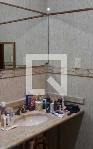 Casa à venda com 260m², 4 quartos e 1 vagaQuarto Suíte