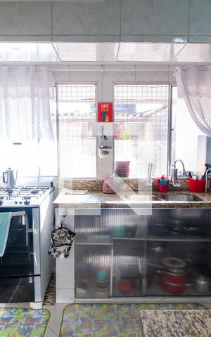 Casa à venda com 142m², 3 quartos e 3 vagas Casa à venda com 142m², 3 quartos e 3 vagasCozinha