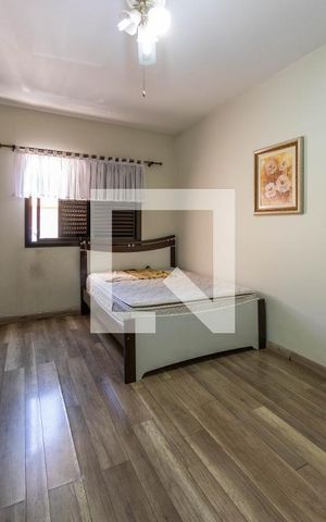Casa à venda com 328m², 4 quartos e 4 vagas Casa à venda com 328m², 4 quartos e 4 vagasQuarto 1 - Casa 2