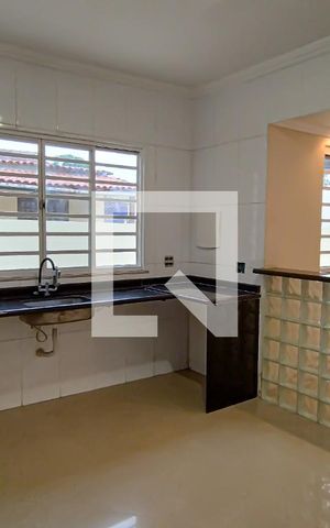 Casa à venda com 111m², 2 quartos e 3 vagas Casa à venda com 111m², 2 quartos e 3 vagascozinha
